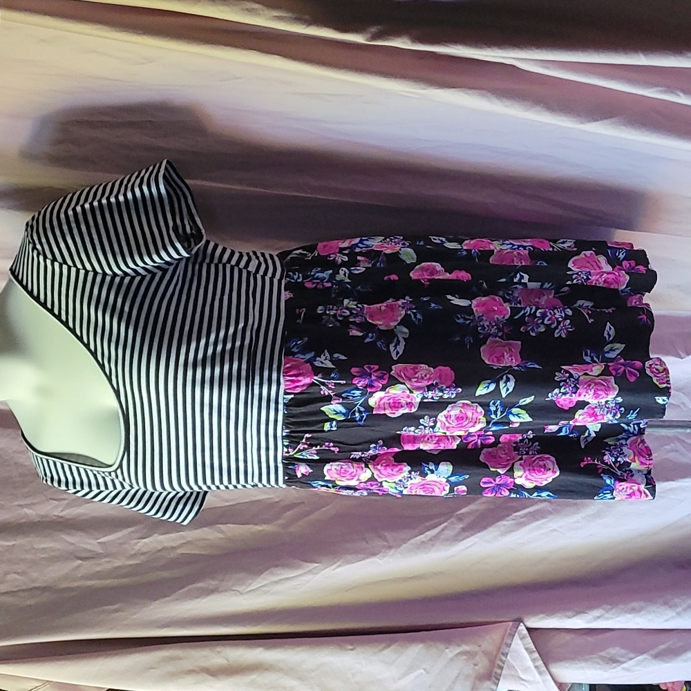 Torrid 4 cute dress with stripes and florals